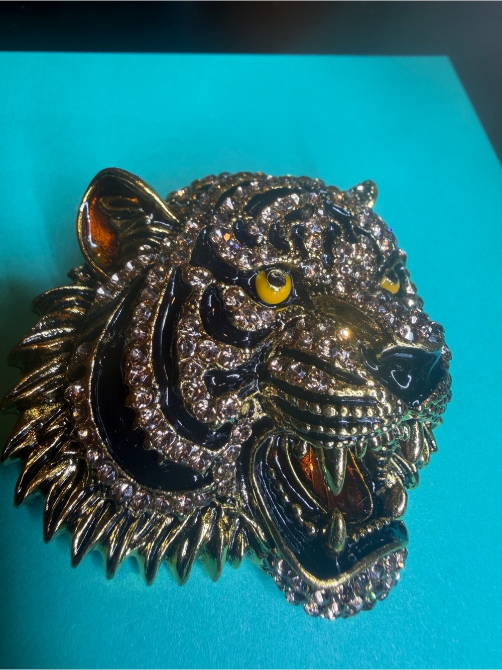 Large Embellished Tiger Head Brooch - Gold tone and Black. STUNNING - Picture 2 of 6